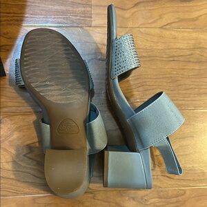 Abeo Gray Sandals with Comfort Footbed